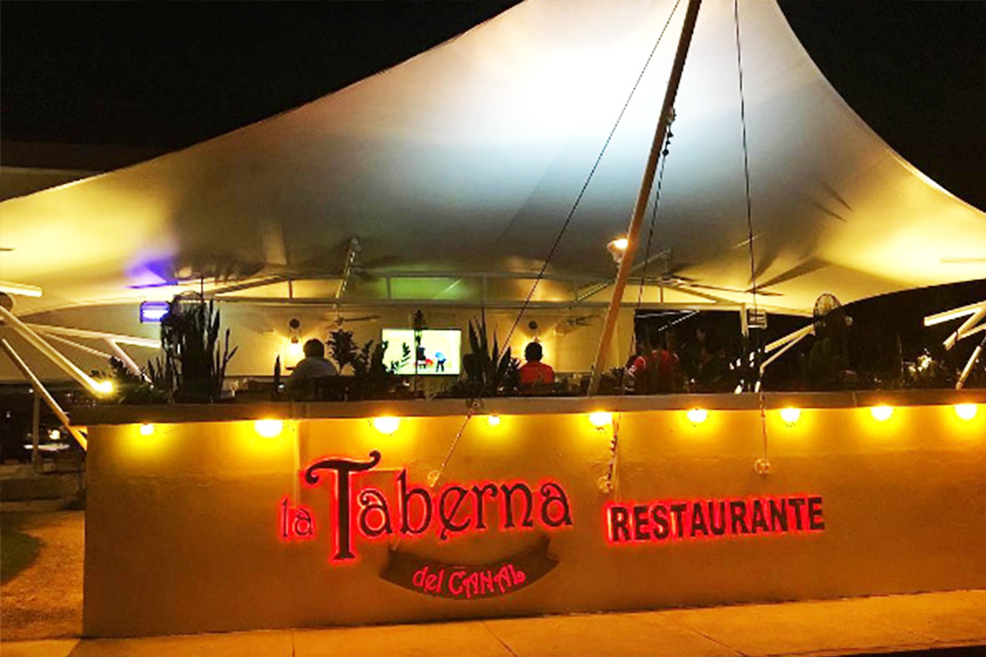 La Taberna del Canal – Restaurante de Tapas Españolas y Comida Fusión, con  la mejor vista al Canal de Panamá!